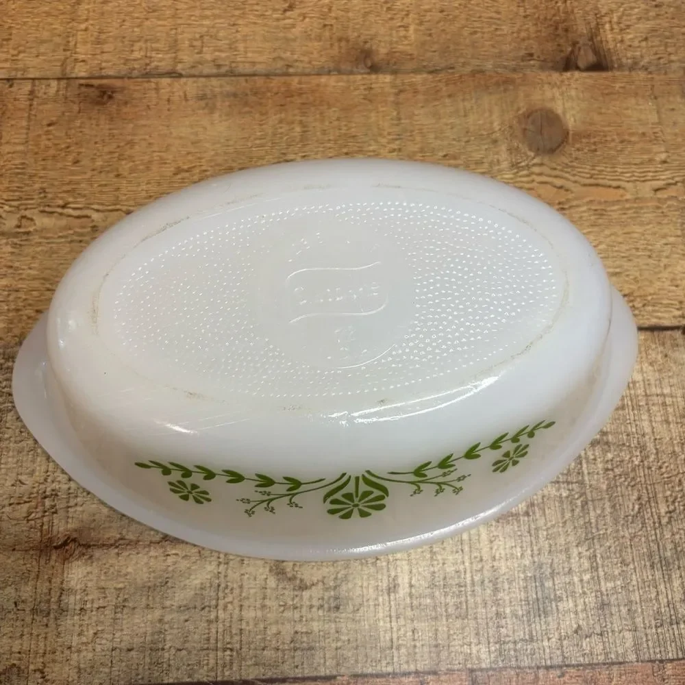Vintage 1960’s Glasbake Green Daisy Milk Glass 1 Quart Oval Casserole J235
